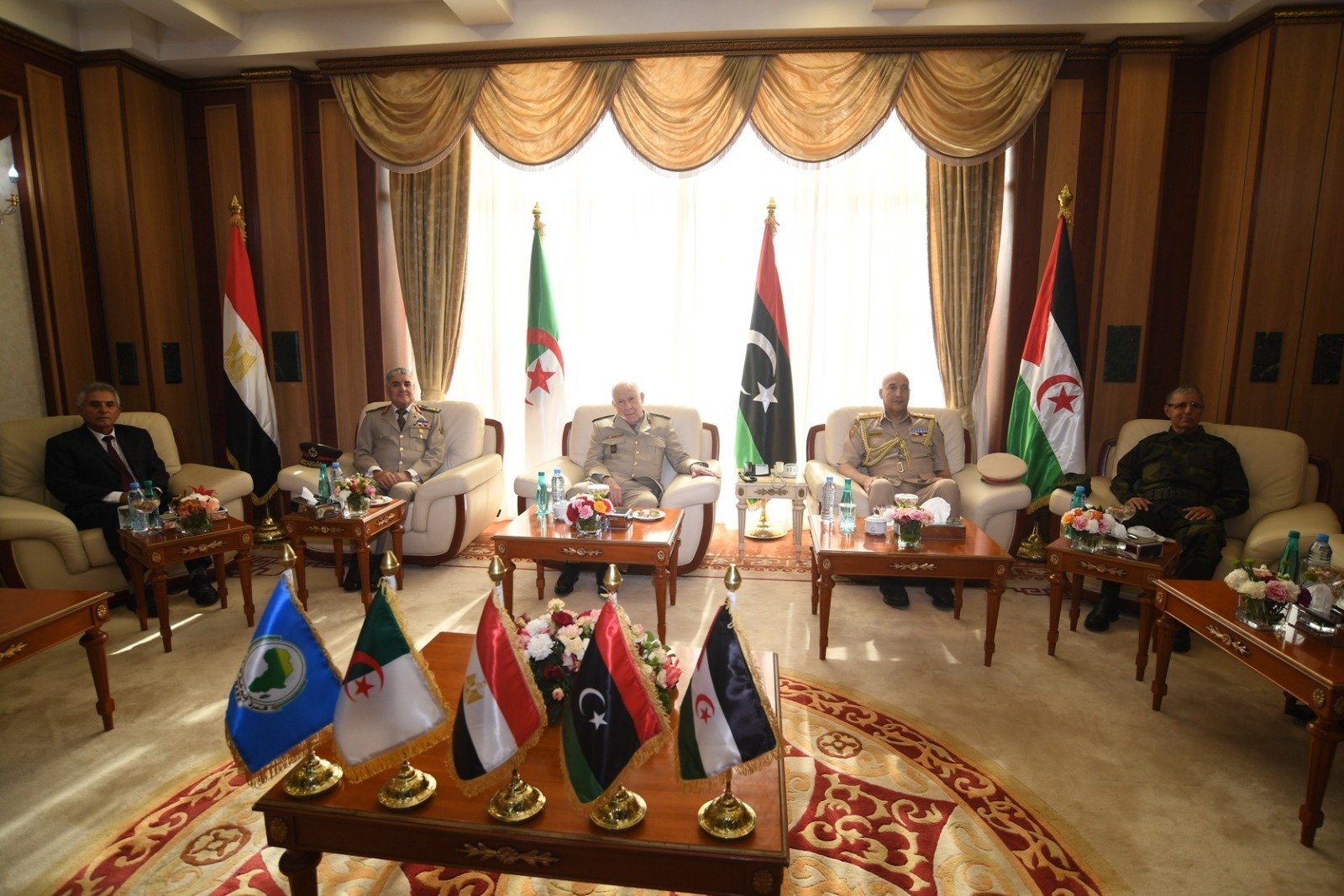 ليبيا ومصر تجلسان إلى طاولة واحدة مع عصابة البوليساريو بالجزائر في خطوة استفزازية للمغرب