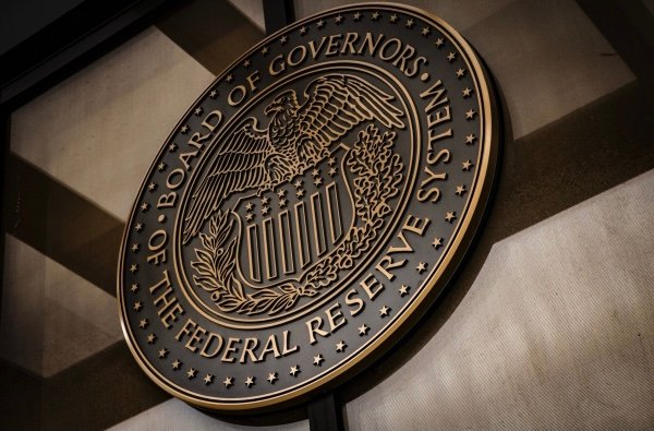 الفيدرالي الأمريكي يرفع الفائدة 25 نقطة أساس