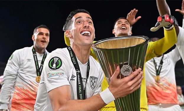 دوري المؤتمر الأوروبي.. أكرد ضمن التشكيلة المثالية