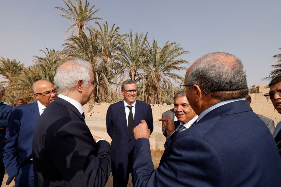 رئيس الحكومة يشرف على التوقيع على اتفاقيات ذات بعد تنموي بالرشيدية