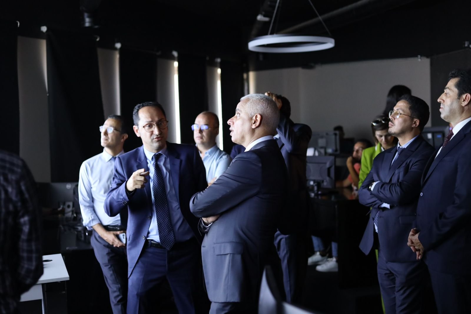 ٱيت الطالب يترأس أشغال لقاء حول السيادة الصناعية والصحية بالمغرب