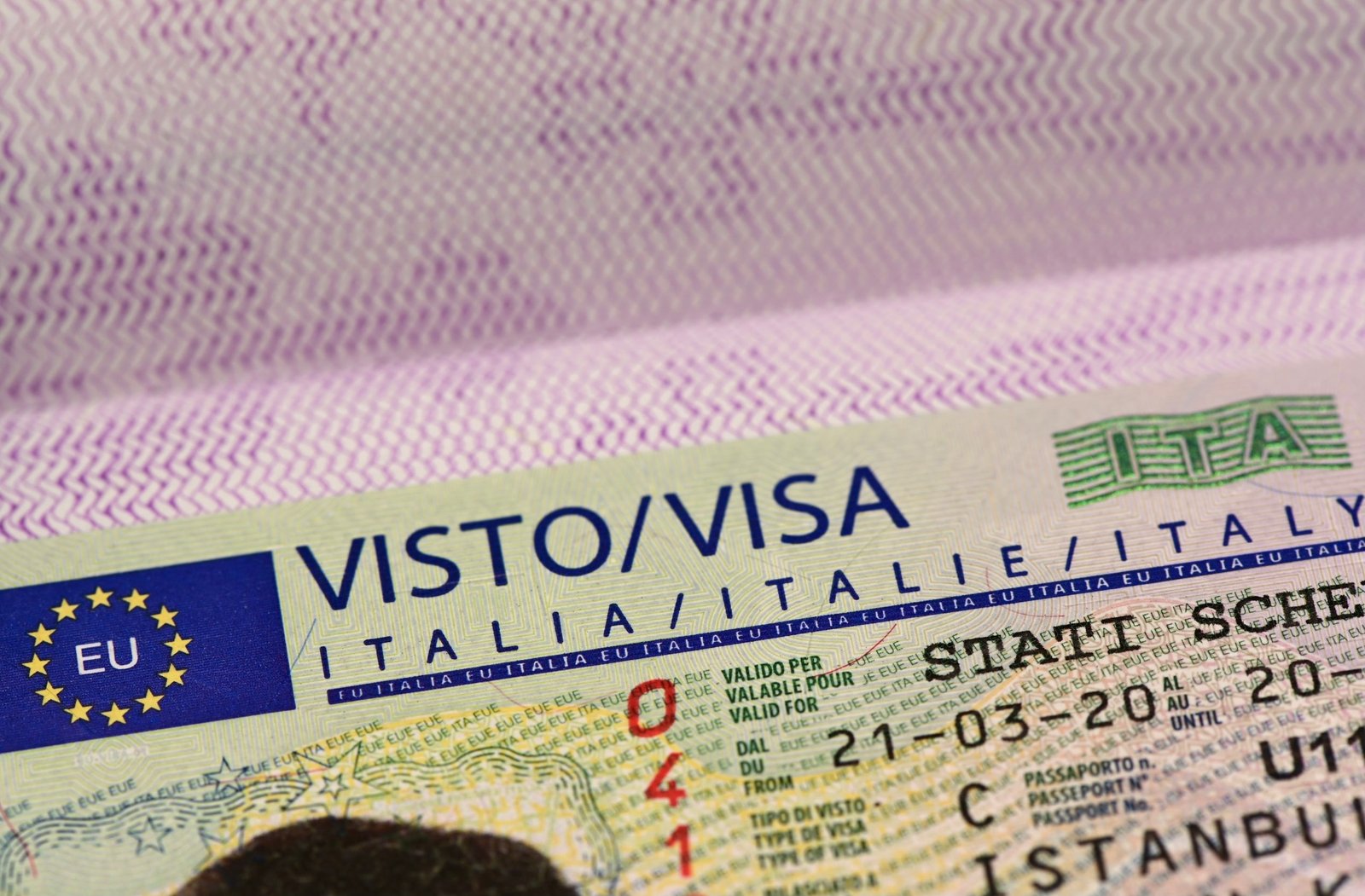 الاتحاد الأوروبي يحوّل تأشيرات شنغن إلى النظام الرقمي