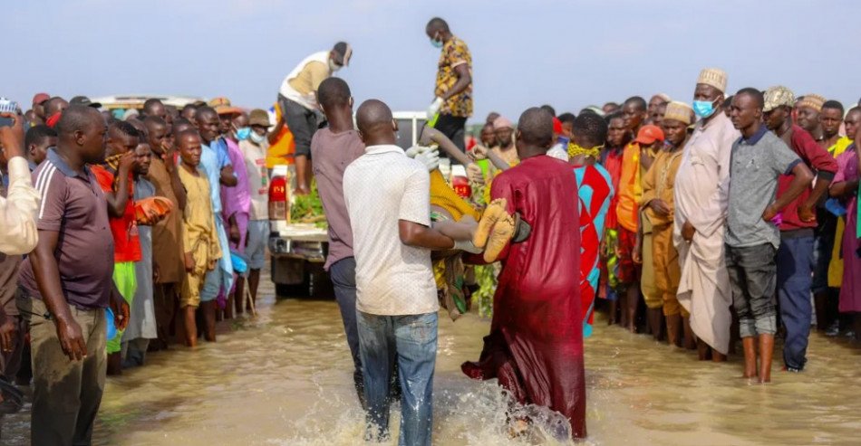 زفاف انتهى بكارثة.. مصرع أكثر من 100 شخص بغرق قارب في نيجيريا