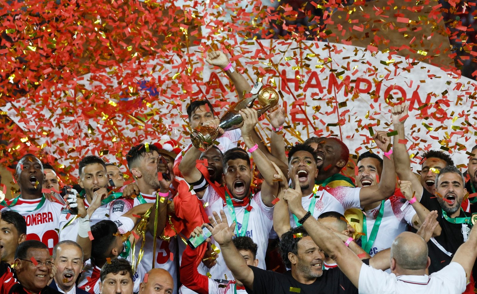 1.37 مليار دولار قيمة 8 دوريات عربية..الدوري المغربي رابعا