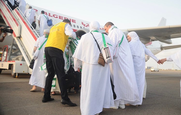 أول فوج للحجاج المغاربة يغادر أرض الوطن
