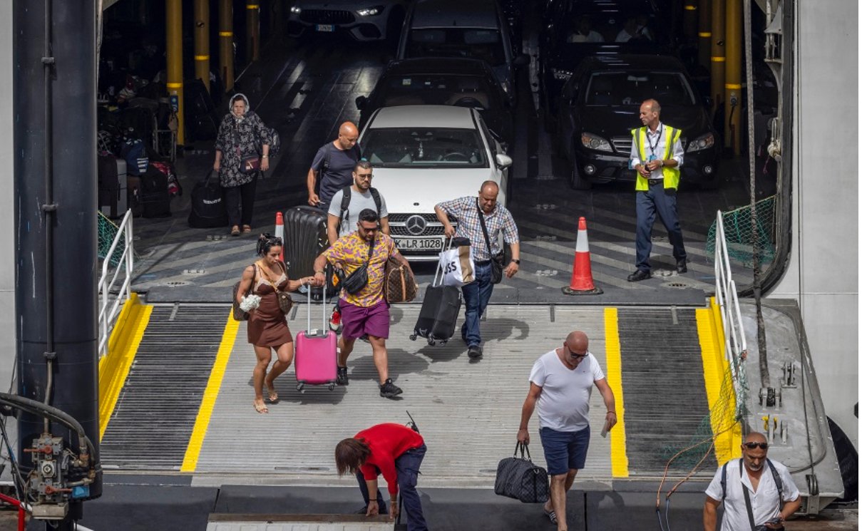 الجمارك تعلن عن تدابير جديدة لتسهيل عملية مرحبا 2023