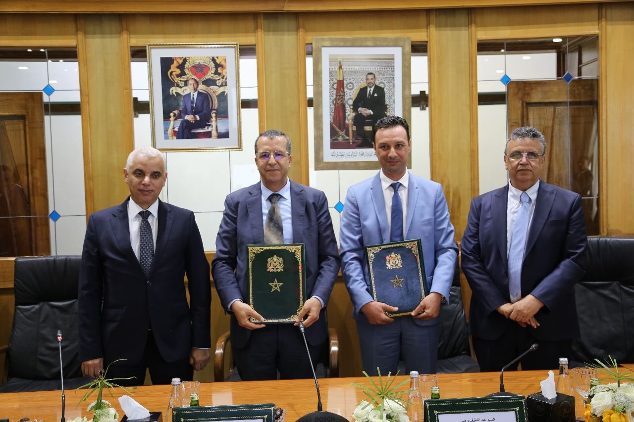 آيت الطالب ووهبي يترأسان توقيع اتفاقية شراكة وتعاون