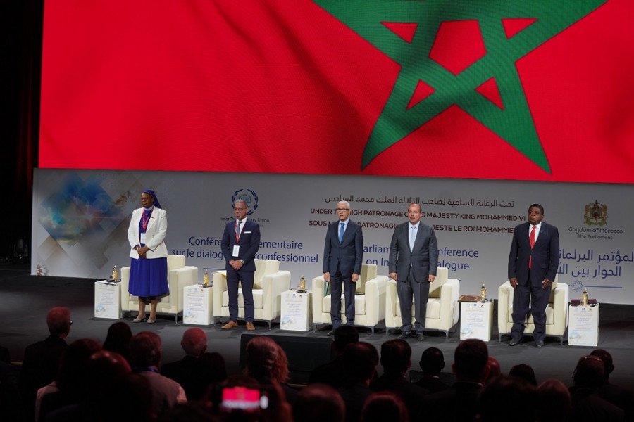 إعلان مراكش” يدعو لتمتيع الديانات بمعاملة منصفة وعدم ربط الإرهاب أو التطرف بأي منها