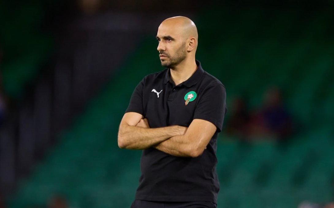 الركراكي ونجوم المنتخب الأول يُساندون الأولمبي