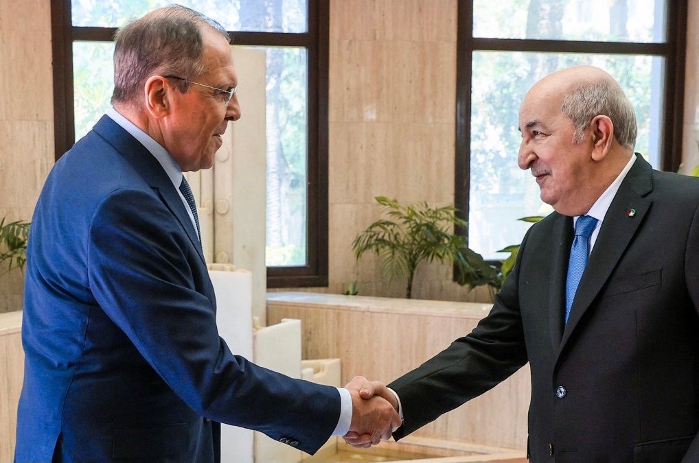 زيارة تبون إلى روسيا تعمّق شكوك الغرب