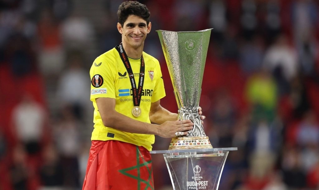 إشادة عالمية بأداء الدولي المغربي ياسين بونو