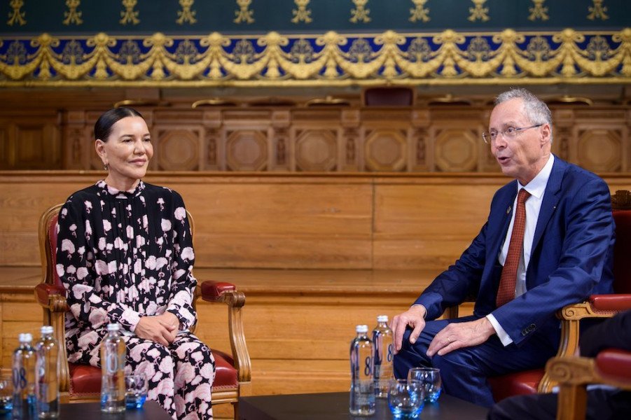 الأميرة للا حسناء تزور متحف موناكو لعلوم المحيطات