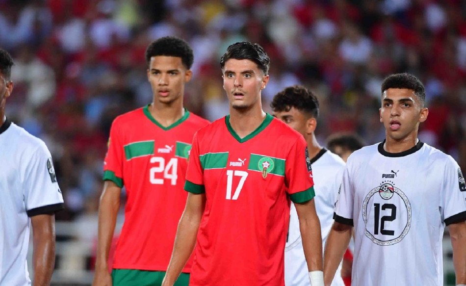 بولونيا يُعلن تعاقده مع المغربي أسامة العزوزي