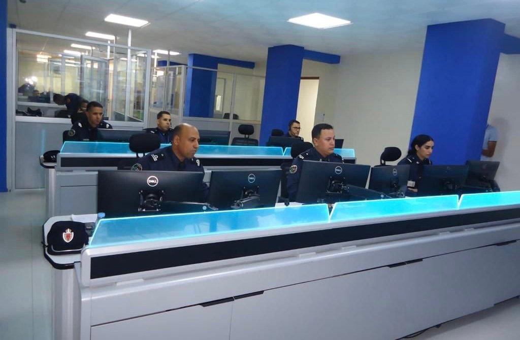 بتجهيزات متطورة.. افتتاح قاعة للمواصلات بولاية أمن العيون