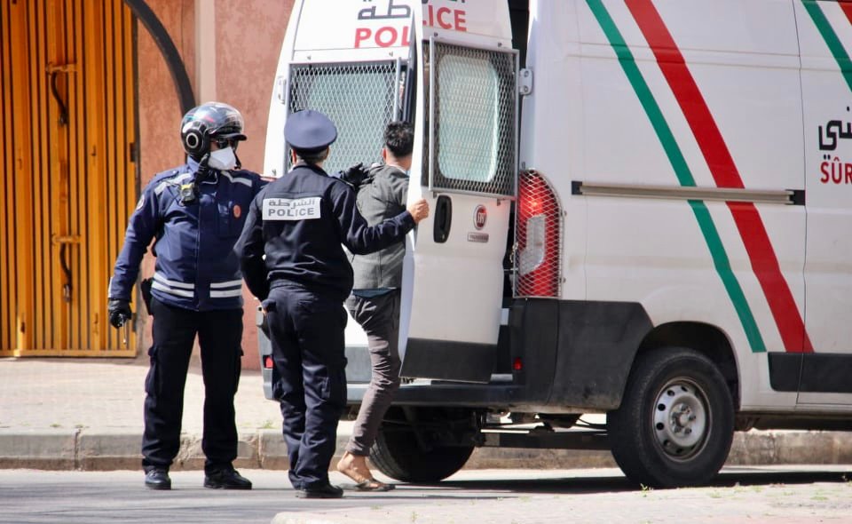 العيون .. توقيف شخصين للاشتباه في تورطهما في التغرير بقاصر والاحتجاز وعدم التبليغ