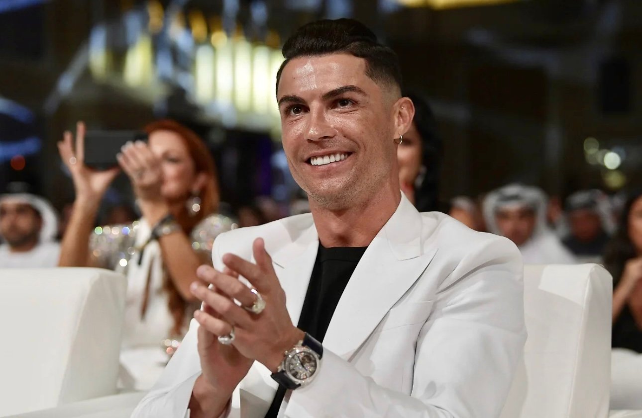 كريستيانو رونالدو يستثمر في منصة لبيع الساعات الفاخرة