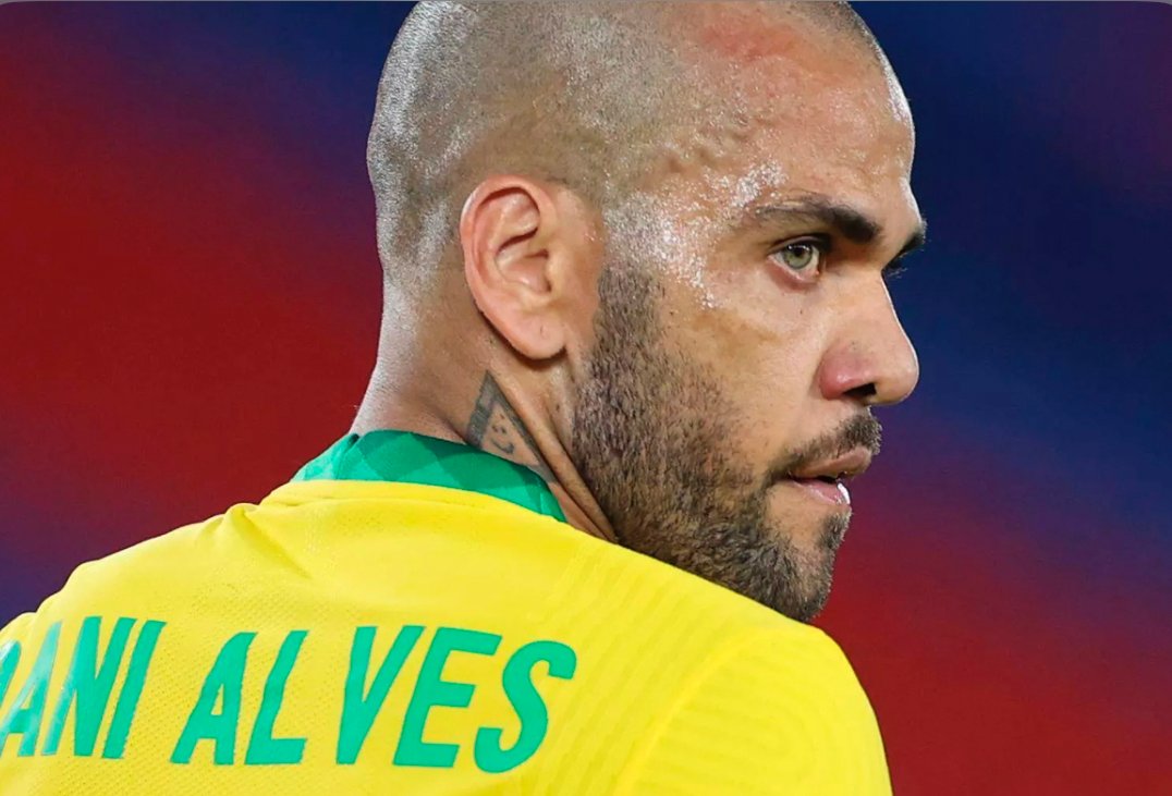 القضاء الإسباني يأمر بحبس الدولي البرازيلي داني ألفيس