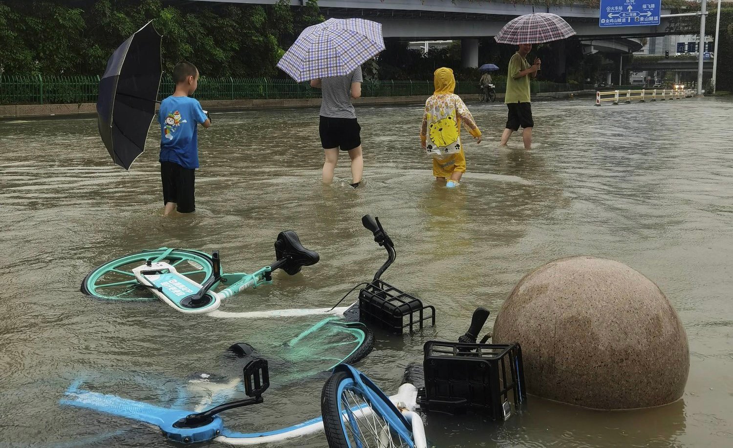 الصين تعلن حالة تأهب قصوى بسبب الأمطار