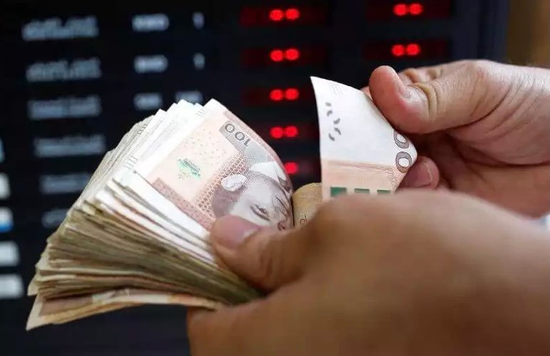 تراجع عدد موظفي البنوك بالمغرب