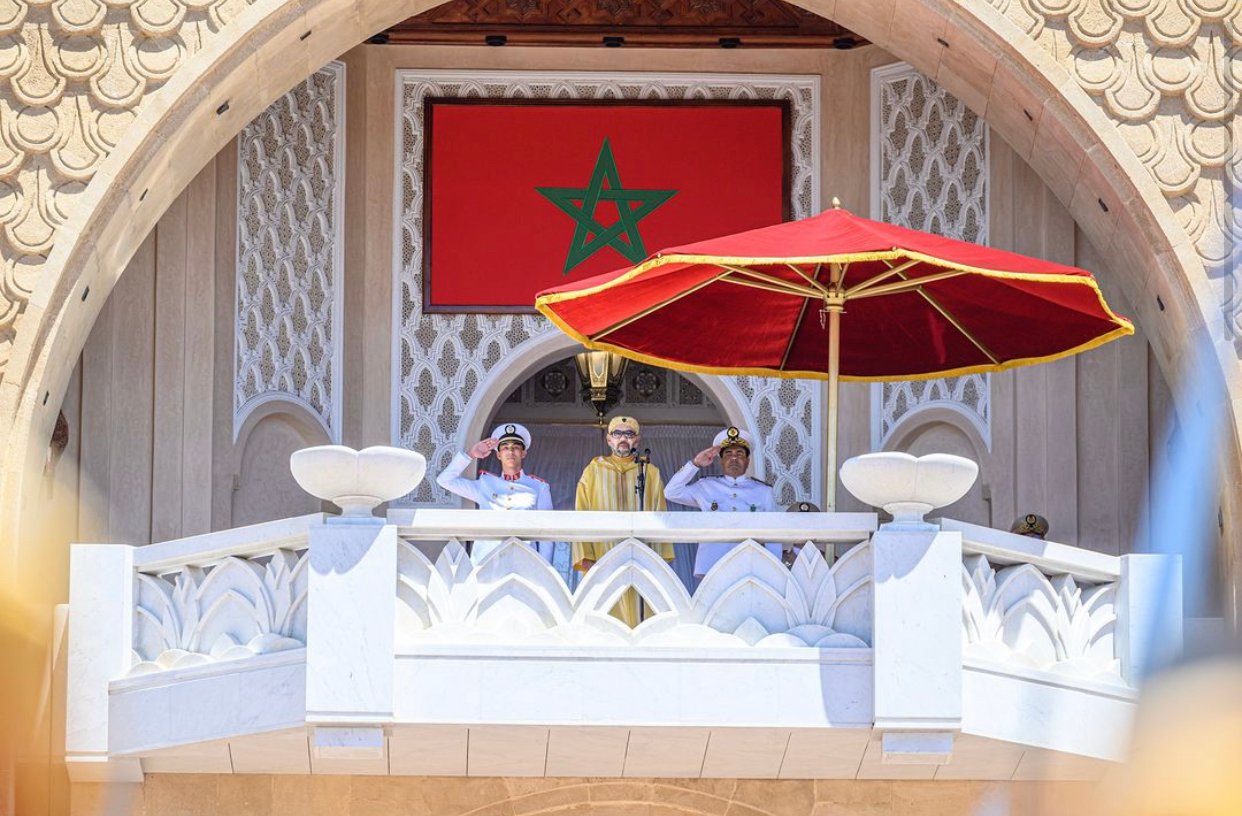 عيد العرش .. جلالة الملك يترأس بتطوان حفل أداء القسم للضباط المتخرجين من المدارس العليا العسكرية وشبه العسكرية