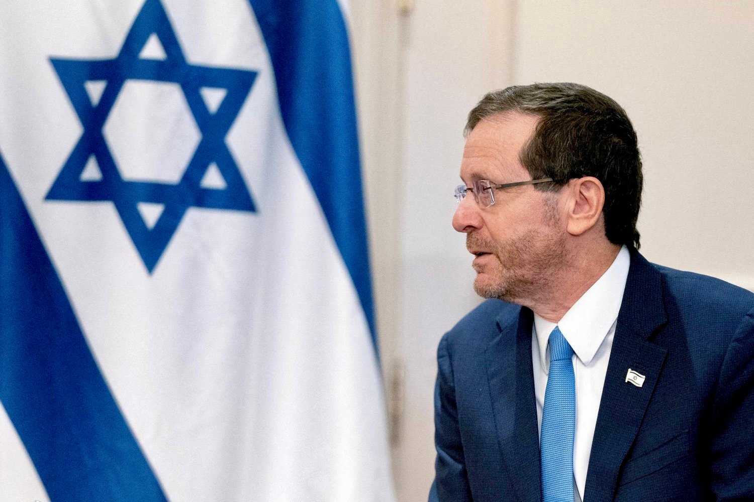 إسرائيل تحتج على ترخيص السويد بحرق نسخة من التوراة