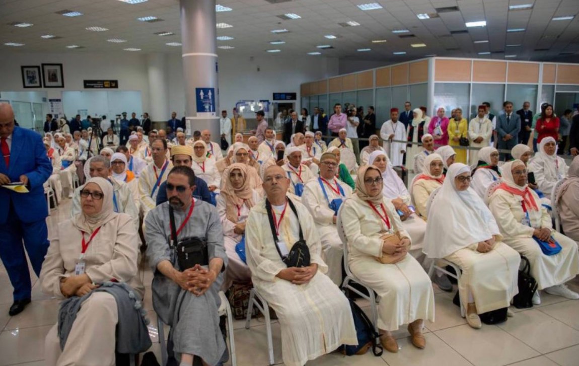 وزارة الأوقاف تحذر الحجاج المغاربة من وضع قنينات ماء زمزم داخل الحقائب