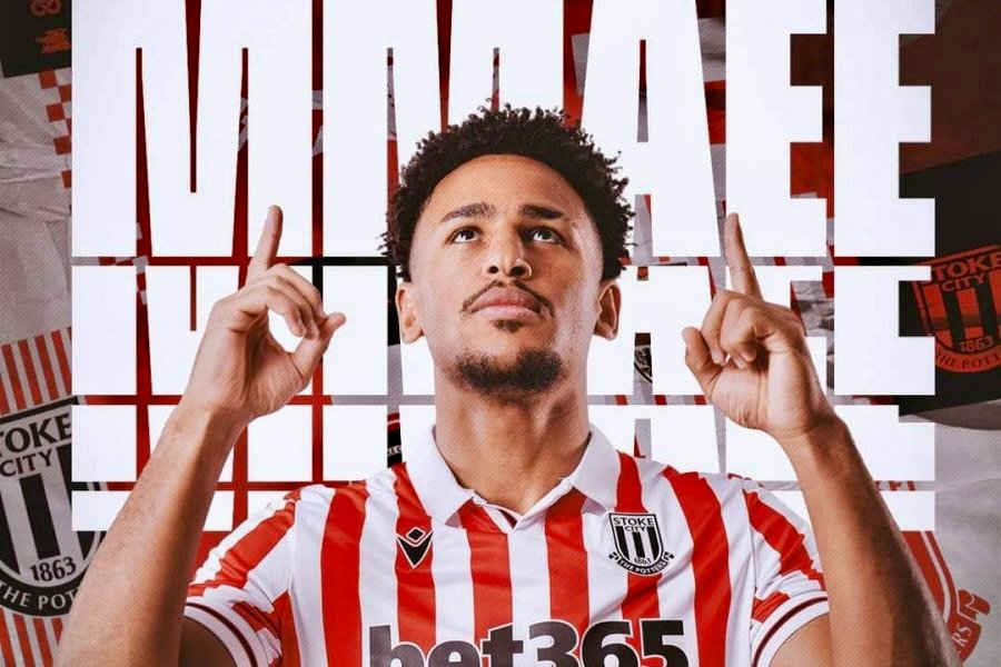 رسميا .. ستوك سيتي يعلن تعاقده مع ريان مايي