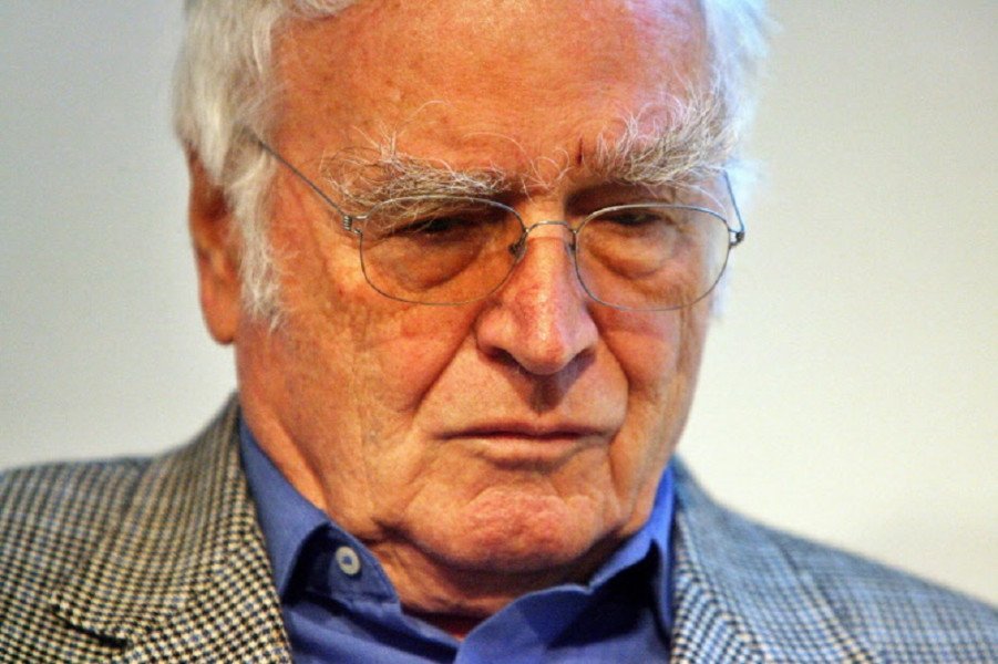 وفاة الكاتب الألماني مارتن فالسر