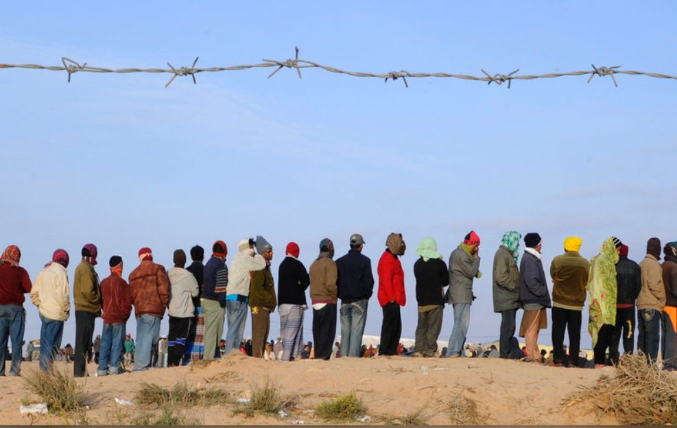 تونس.. دعوات للتدخل بشكل عاجل لمساعدة مهاجرين مطرودين