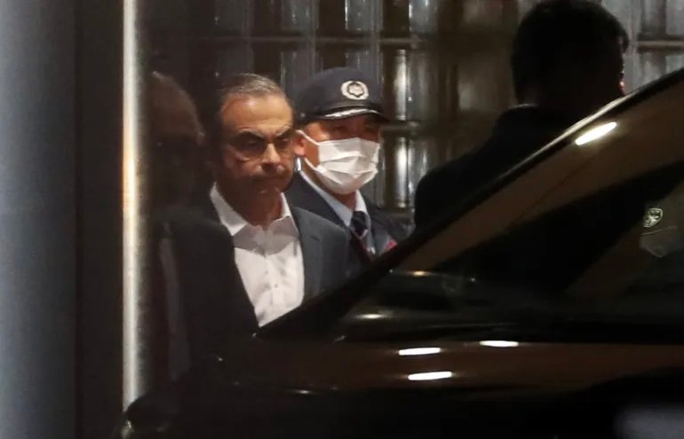 مذكرة توقيف ثانية في حق كارلوس غصن