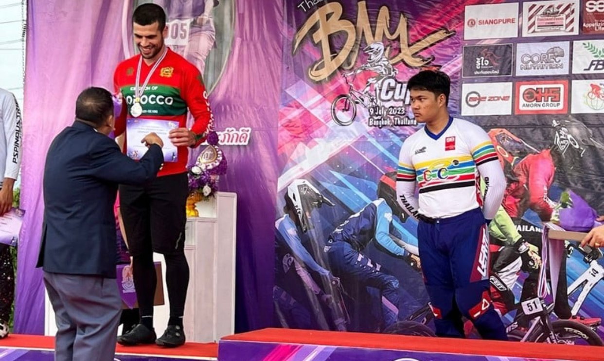 الدراج المغربي لغموشي يفوز بالميدالية الفضية في كأس تايلاند