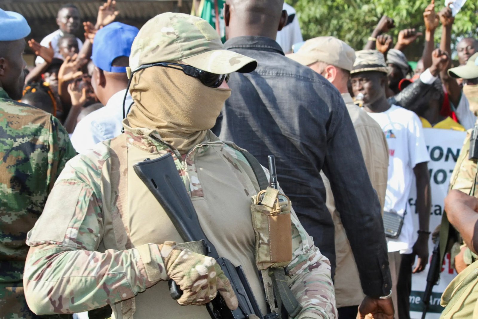 بريطانيا تعاقب روساً مرتبطين بـ”فاغنر” في إفريقيا