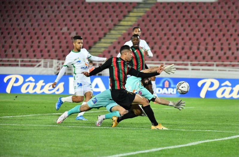 العصبة الاحترافية تكشف لائحة الأندية الممنوعة من الانتدابات