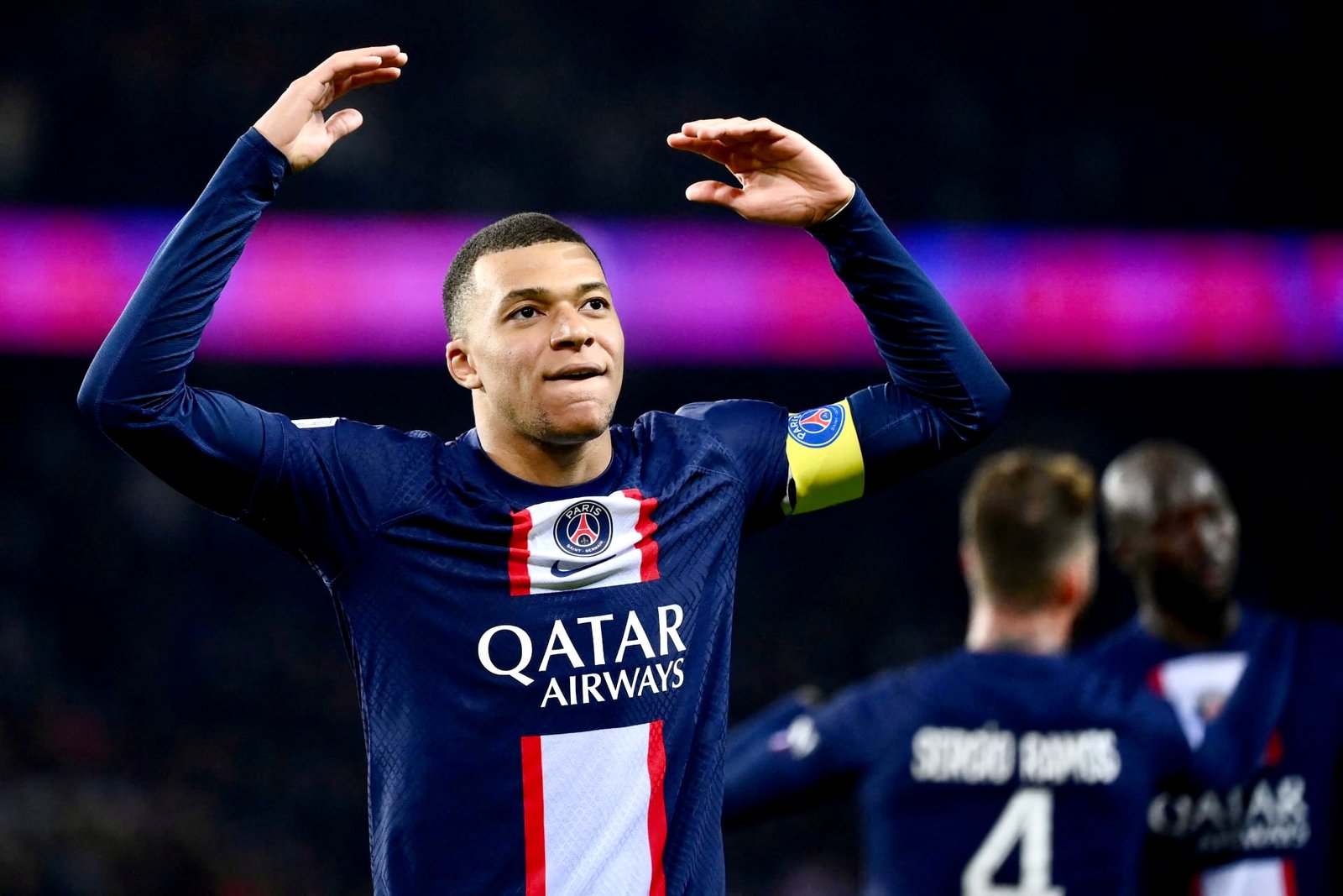 الهلال السعودي يتقدم بعرض لضم مبابي مقابل 300 مليون يورو