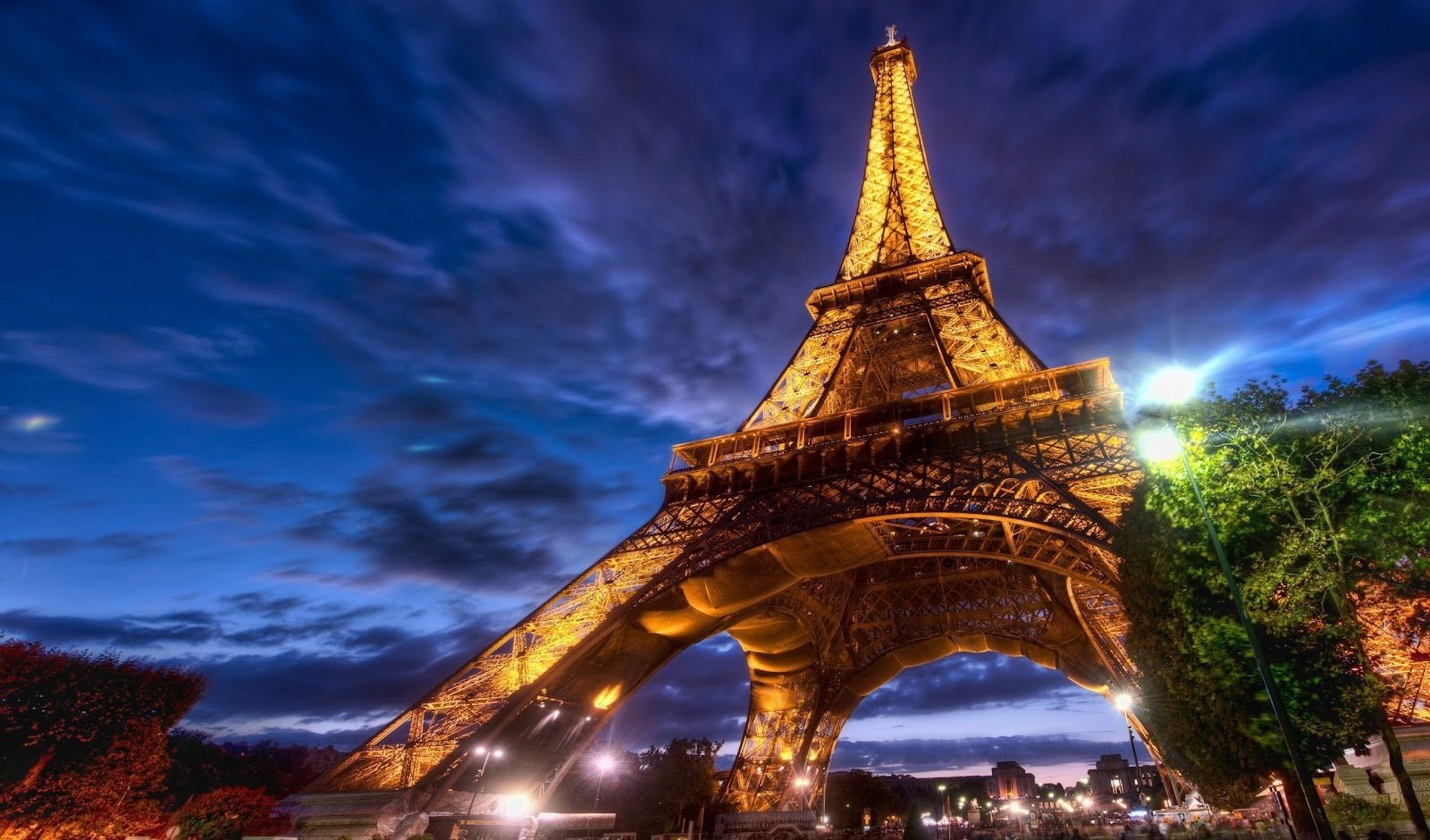 إلغاء حجوزات سياحية في فرنسا جراء الاضطرابات