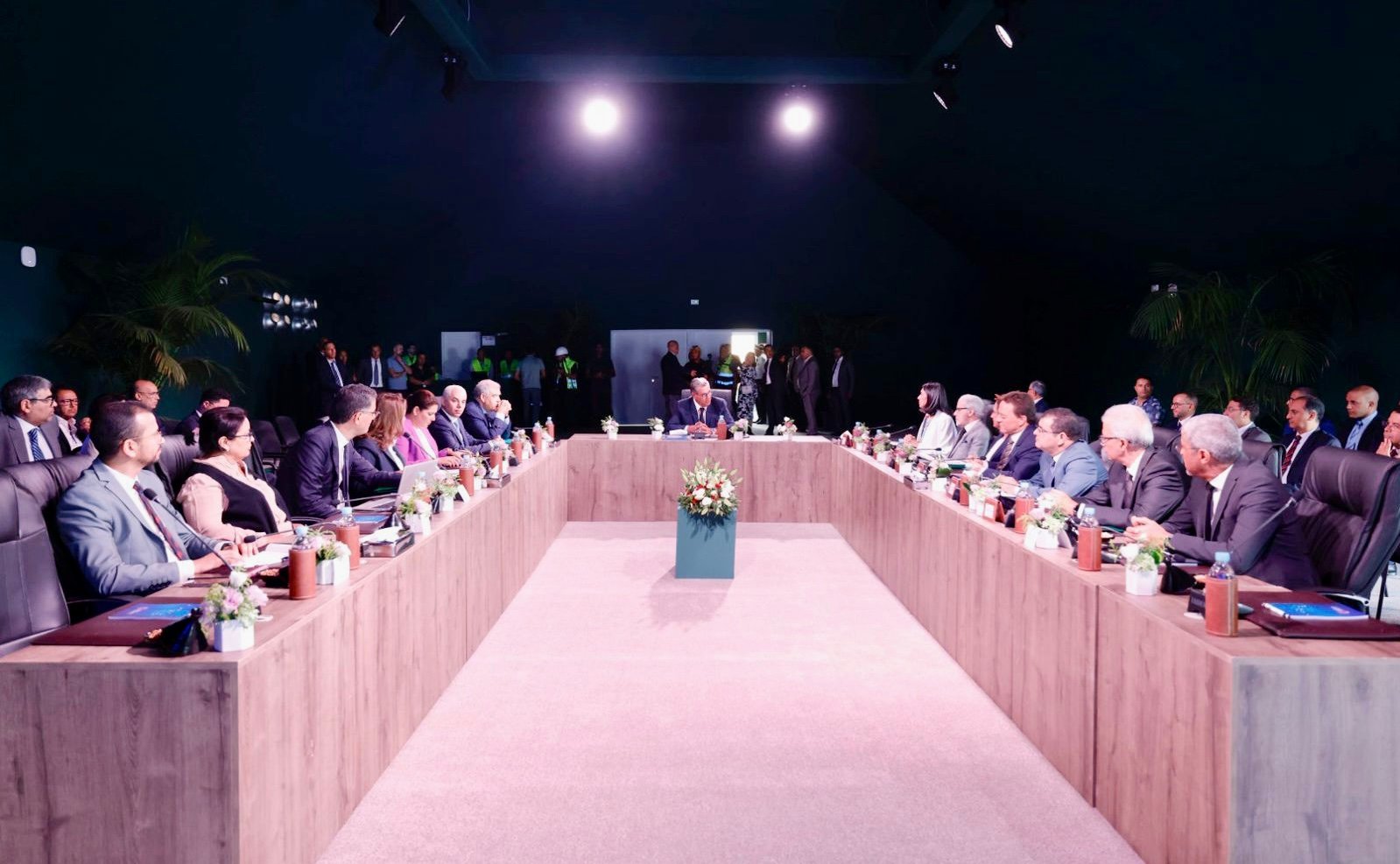 مراكش .. أخنوش يتفقد استعدادات تنظيم الاجتماعات السنوية للبنك الدولي وصندوق النقد الدولي