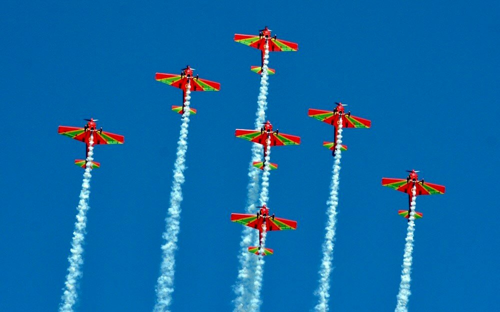 عيد العرش.. فرقة المسيرة الخضراء تقدم عرضا يخطف الأنفاس بالمضيق