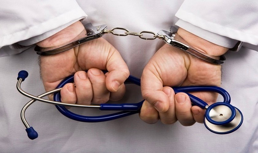 اعتقال طبيب وصيدلي في قضية ترويج المؤثرات العقلية