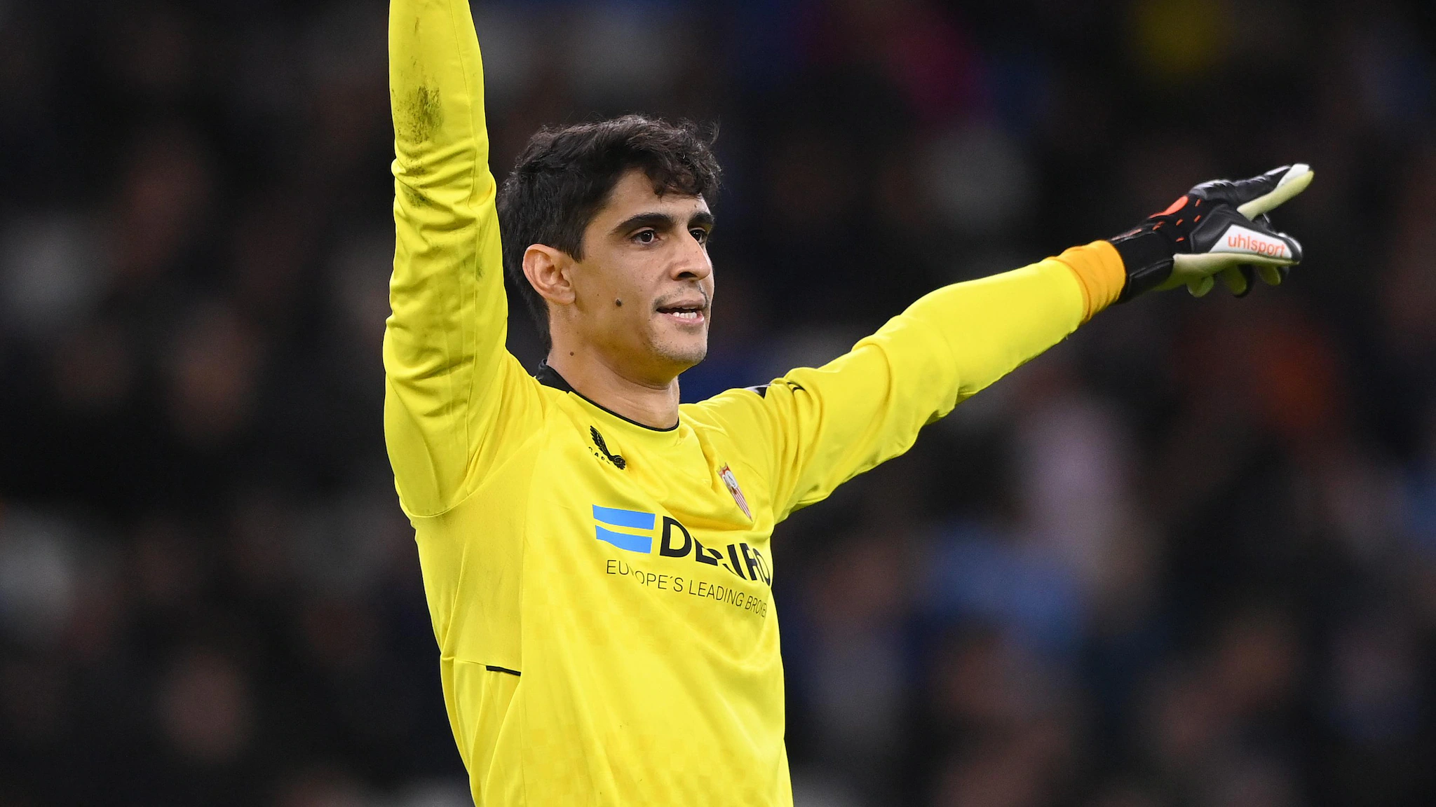 مفاوضات بين سان جيرمان وبونو للانتقال إلى نادي العاصمة