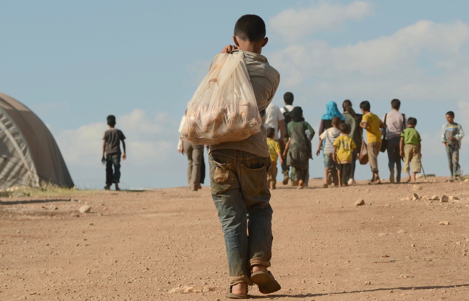 الأمم المتحدة: الأزمات تدفع 165 مليون شخص إلى الفقر