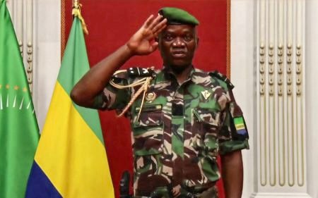 جيش الغابون يتعهّد باحترام الالتزامات الداخلية والخارجية للبلاد