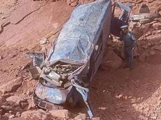 ياربي السلامة ..حادثة سير مروعة تنهي حياة 24 شخصا إقليم أزيلال