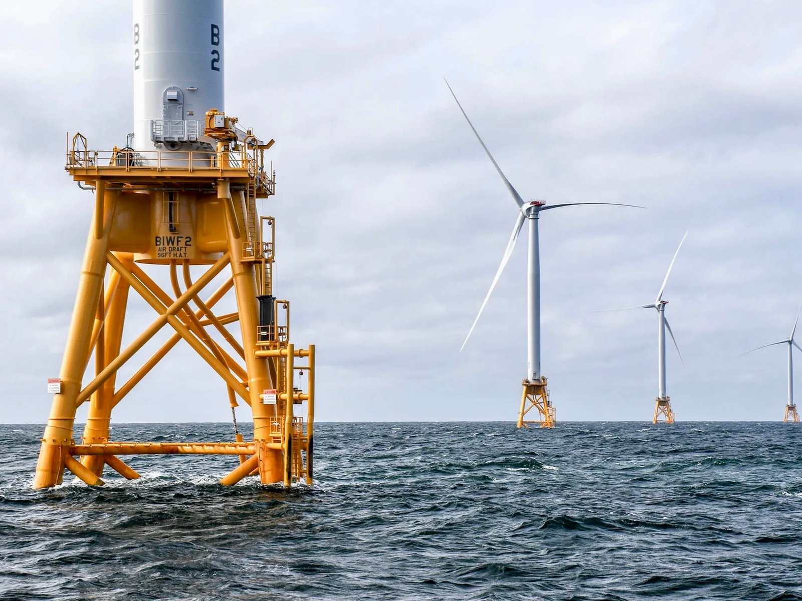 النرويج تفتتح أكبر محطة رياح عائمة في العالم