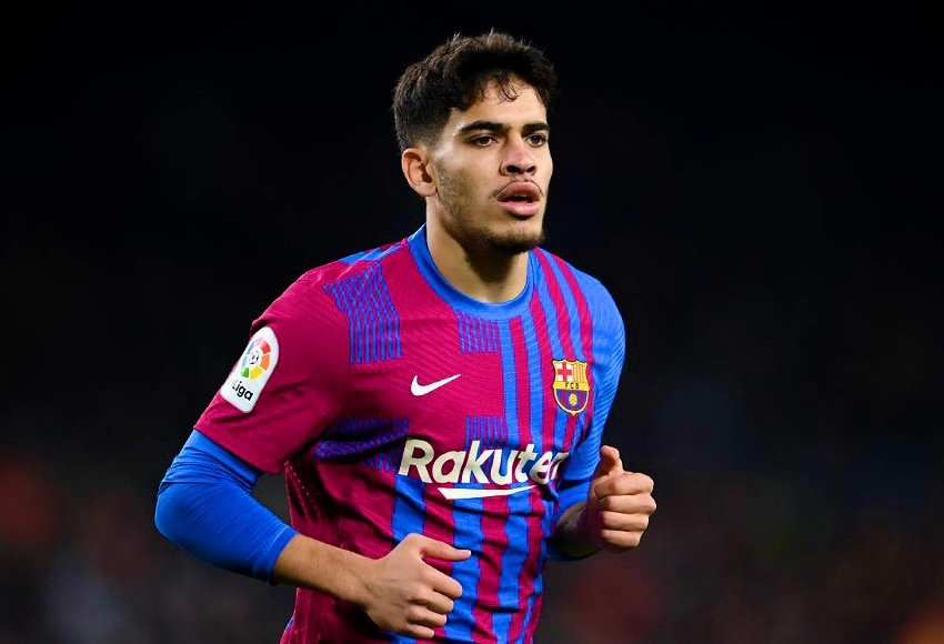 تشافي يحسم مستقبل الزلزولي مع برشلونة