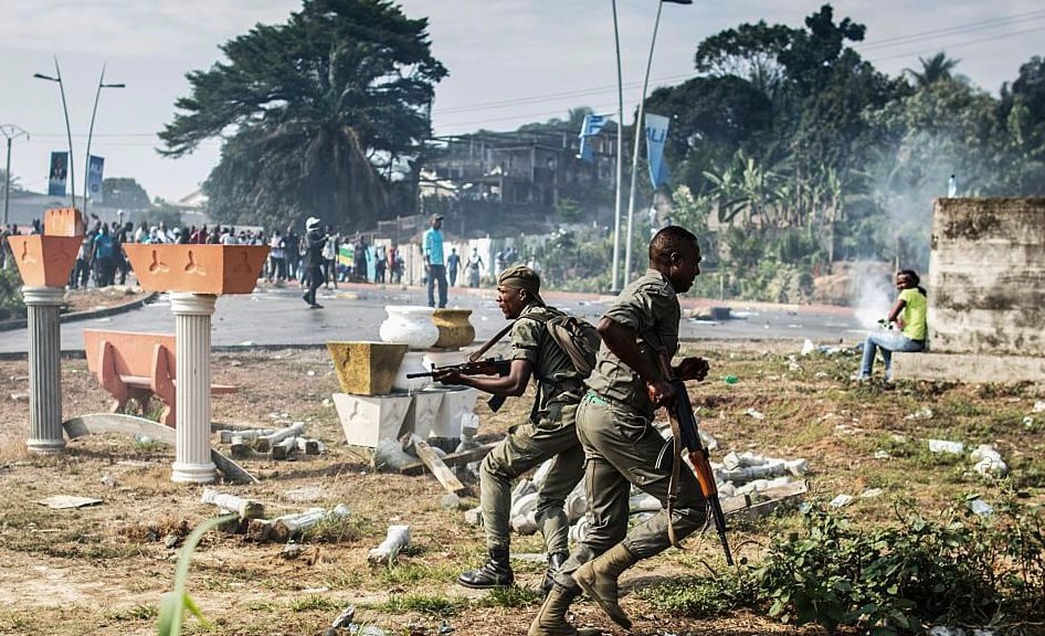 انقلاب عسكري في الغابون.. حل المؤسسات وإغلاق الحدود والرئيس تحت الإقامة الجبرية