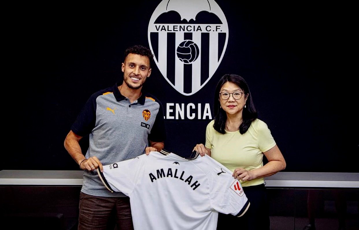 رسميا.. أملاح ينتقل لنادي فالنسيا على سبيل الإعارة