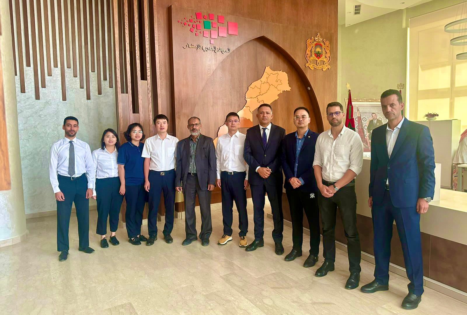 العملاق الصيني “هوايو” يعتزم استثمار 200 مليار درهم في صناعة البطاريات بجهة العيون الساقية الحمراء وخلق أزيد من 13000 منصب شغل