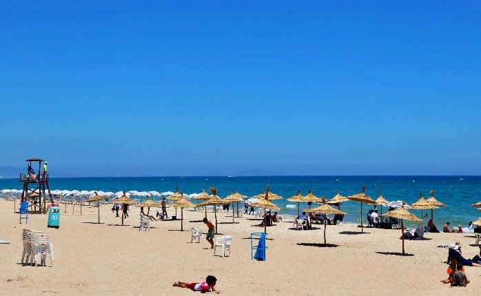 حملات لمحاربة الاستغلال العشوائي للشاطئ بالمضيق