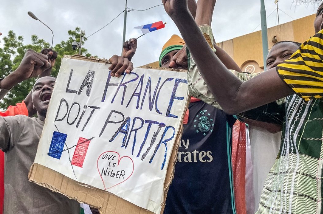 انقلابيو النيجر يتهمون فرنسا بخرق الأجواء