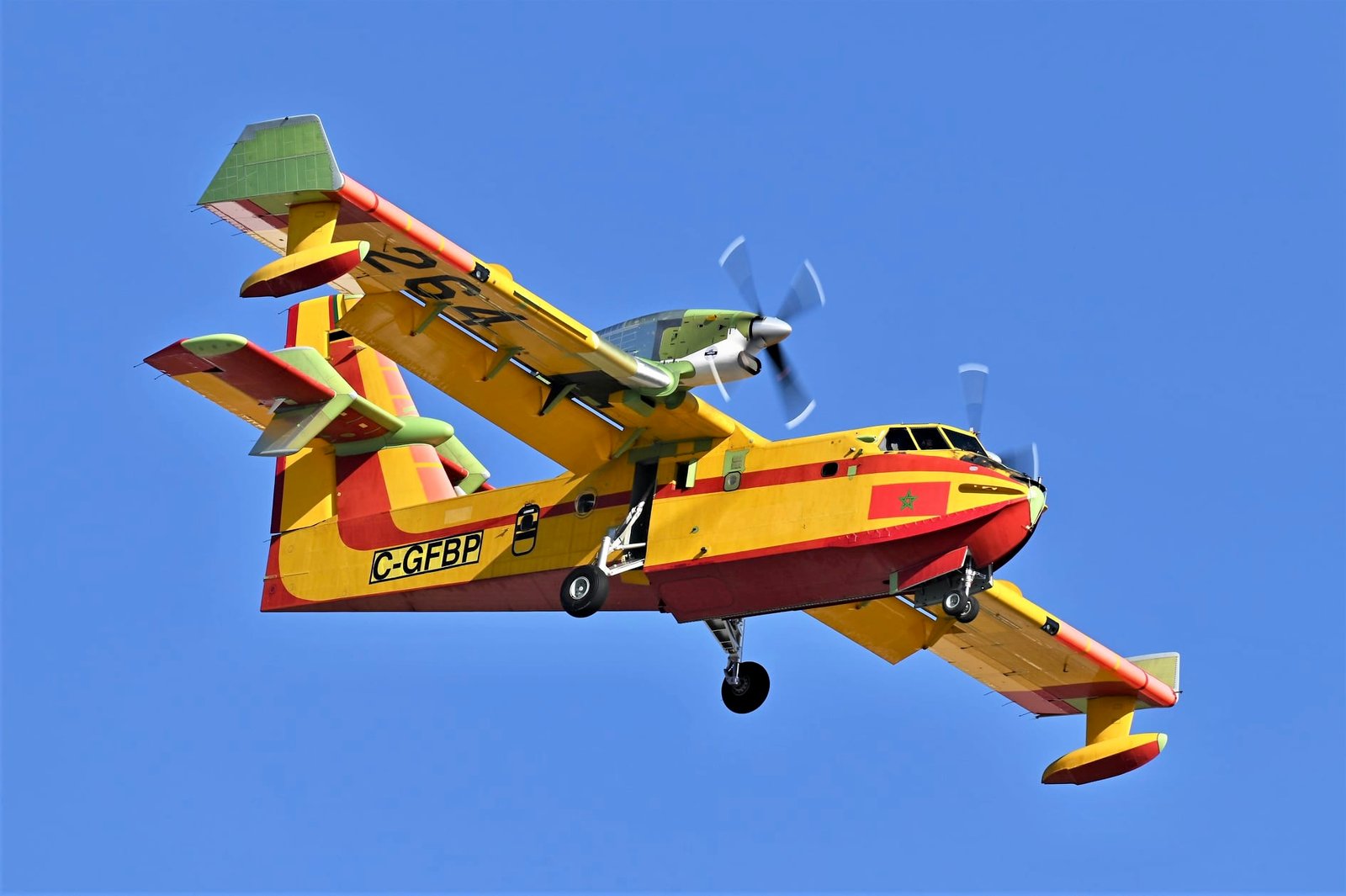 فضيحة !! سرقة في وضح النهار .. التلفزيون الجزائري يسرق “كنداير” مغربية